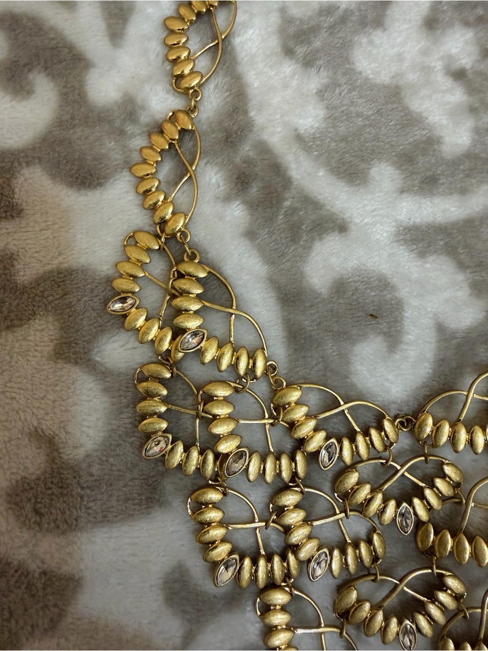 Carolee Gold Tone Leaves Bib Necklace Statement Textured Leaf Crystals Heavy 87g - Picture 10 of 16